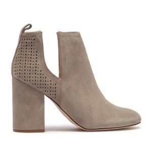 Steve Madden Norelle Perforated Suede Ankle Boot Sz 9 in Taupe Suede
